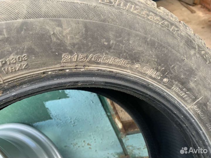 Bridgestone Blizzak VRX 215/65 R16 98S