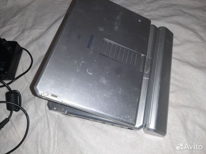 Портативный dvd плеер с поворотным экраном 8,5