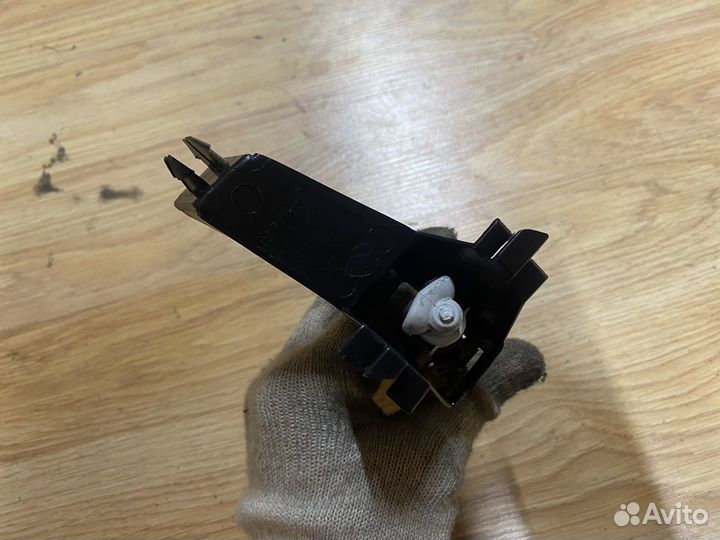 Форсунка омывателя фар Nissan qashqai J11R