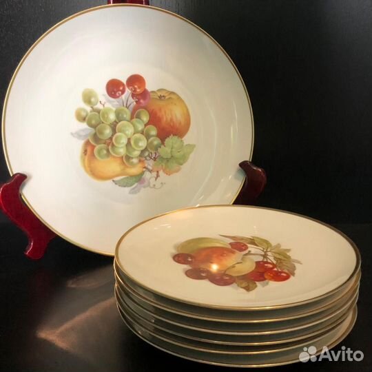 Фарфоровые тарелки с фруктами.Германия