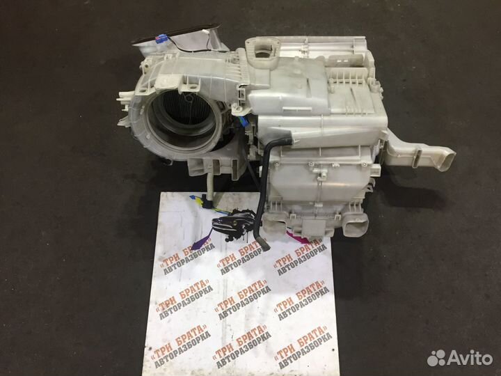 Тойота Камри Корпус печки