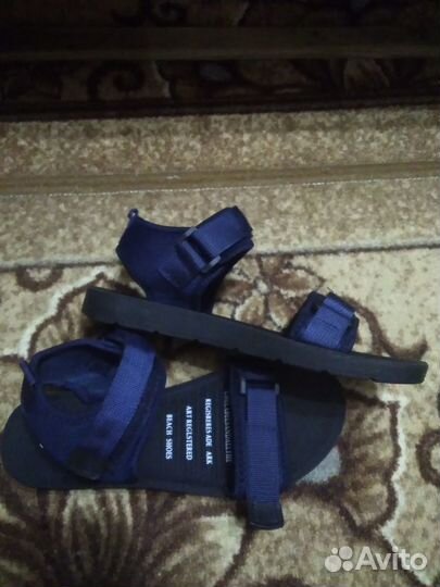 Новые спортивные сандалии