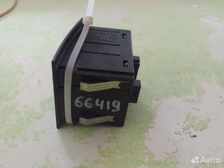 Кнопка аварийной сигнализации BMW 3 series E90