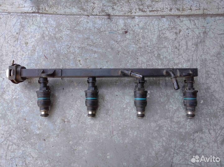 Рампа топливная Бмв е34 м43 1.8