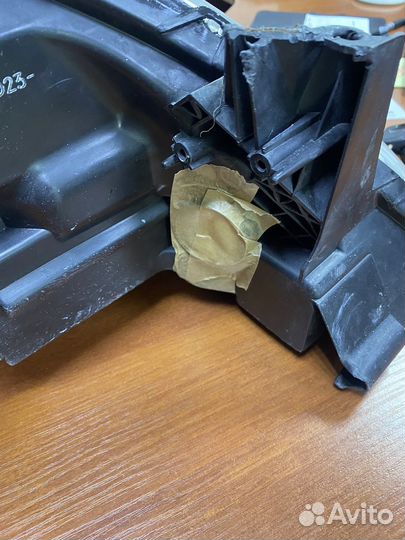 Фара левая Nissan Tiida