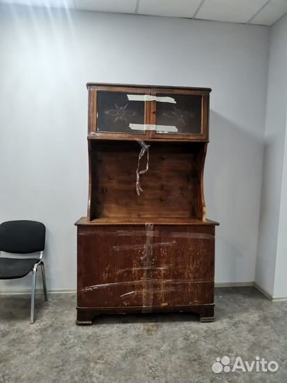 Старинный буфет отреставрированный