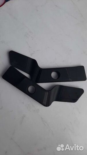 Кожух(накладка крыльев) 8W0823745