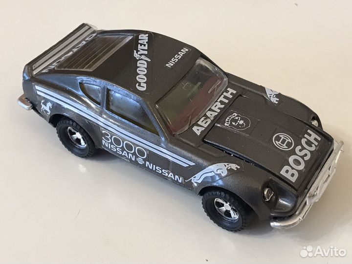 Модель Nissan Datsun 240 Z от Lonza