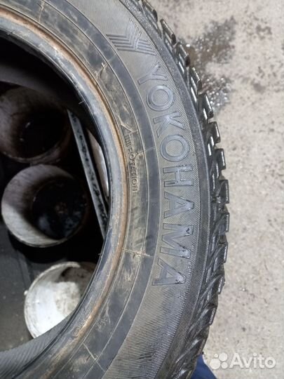 Yokohama Ice Guard IG35 215/60 R16