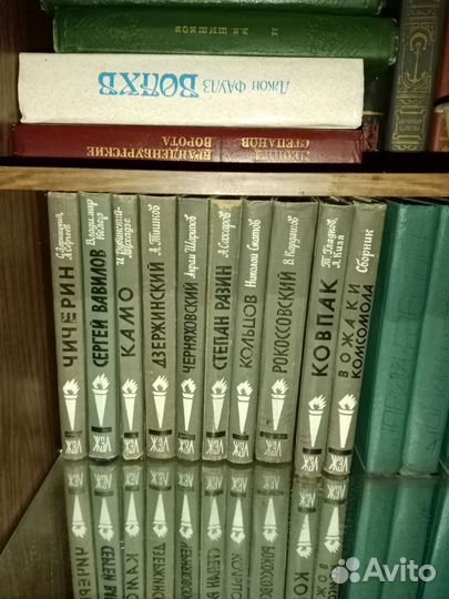 Полка книжная
