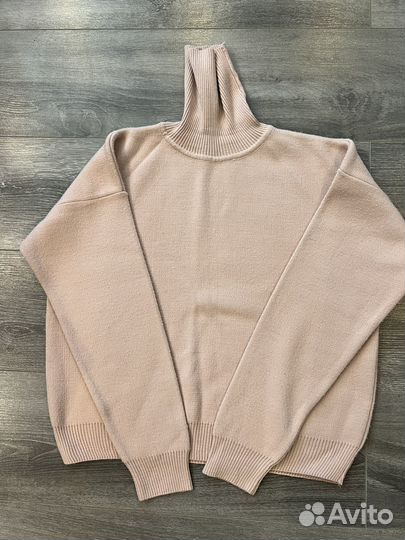 Свитер женский