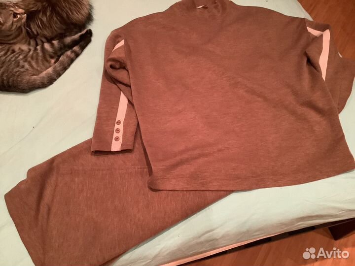 Женский трикотажный костюм брючный