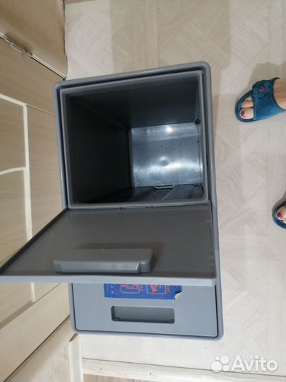 Контейнер для раздельного сбора мусора