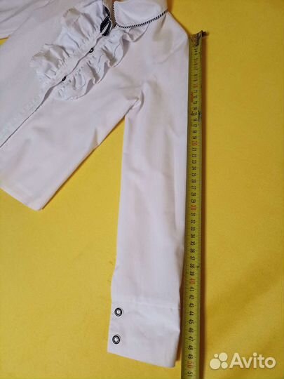 Блузка школьная для девочки рост 140 (на бирке)