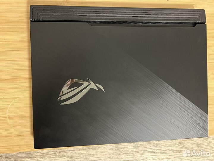 Asus ROG Strix G512LU – мощный игровой ноутбук