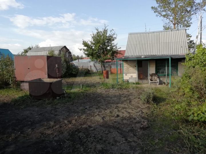 Дом 28 м² на участке 6,3 сот.