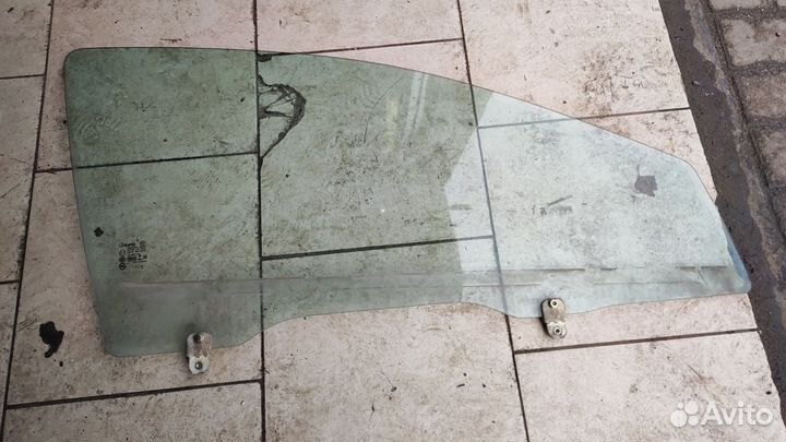 Стекло двери mitsubishi lancer 10