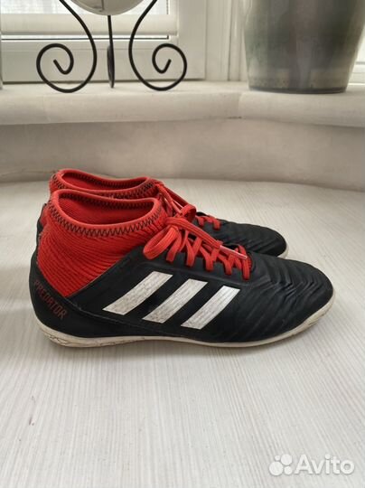 Бутсы adidas Predator р.36