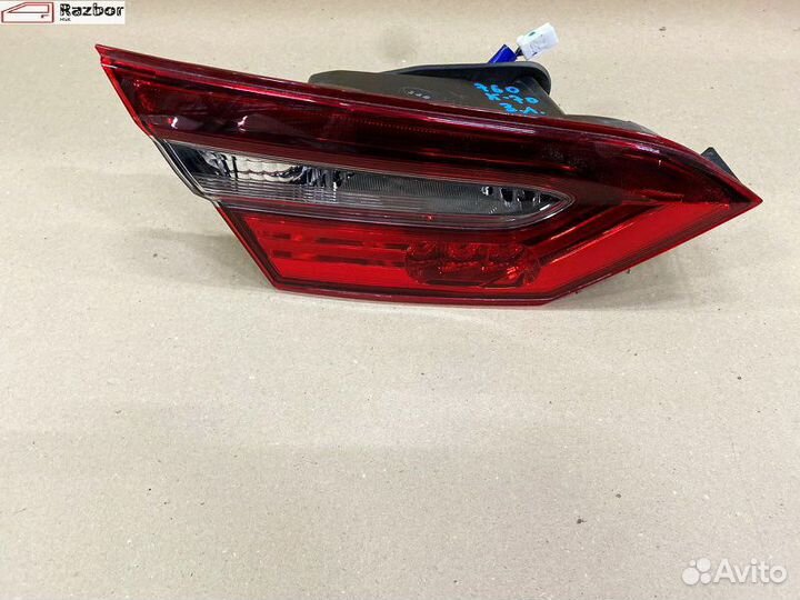 Фонарь в багажную дверь Toyota Camry 70