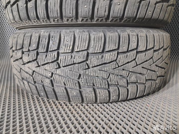 Roadstone Winguard WinSpike 215/55 R17