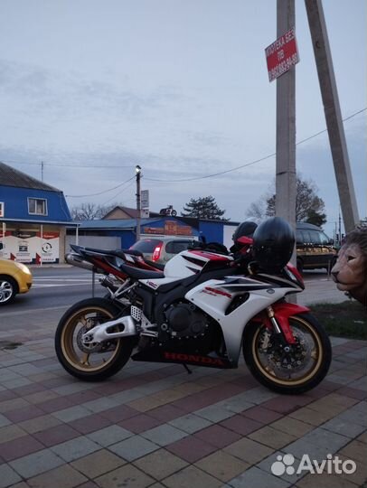 Honda cbr1000rr 2006г