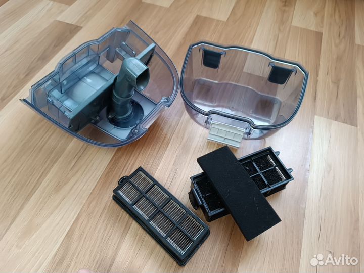 Пылесос Vitek с аквафильтром