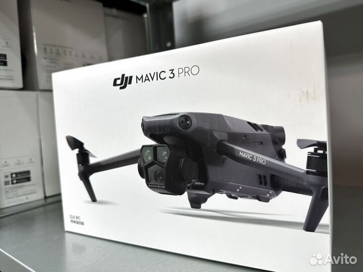 Квадрокоптер DJI Mavic 3 PRO RC дрон