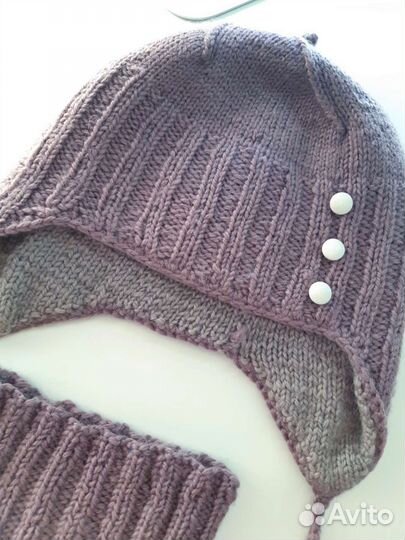 Шерстяная шапка и манишка размер 46-48 в отл сост