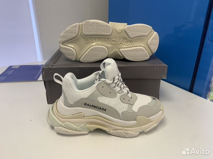 Balenciaga triple s