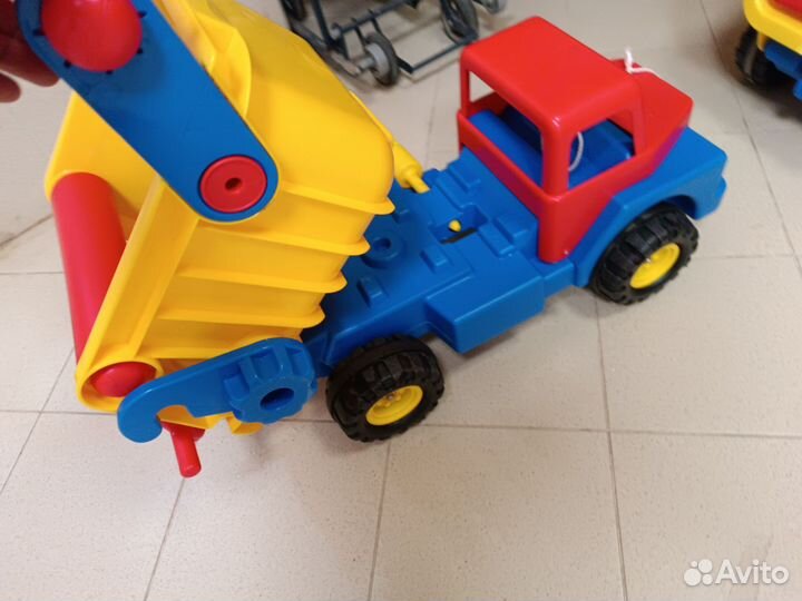 Гигантский грузовик