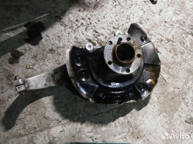 Кулак поворотный передний левый бмв ф10 BMW f10