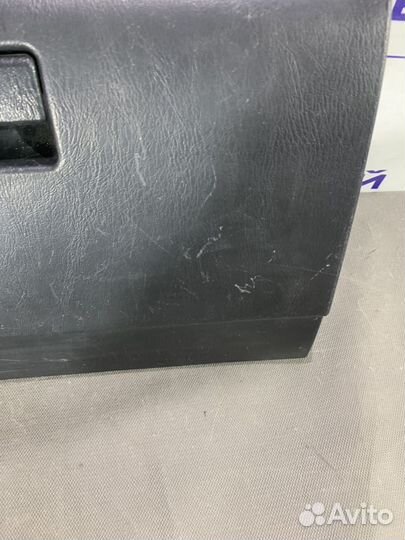 Бардачок Toyota Chaser 1996-2001 5550122040G0