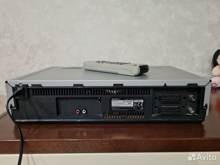 Видеомагнитофонsony SLV-SE710K
