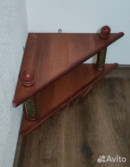 Полка под иконы угловая