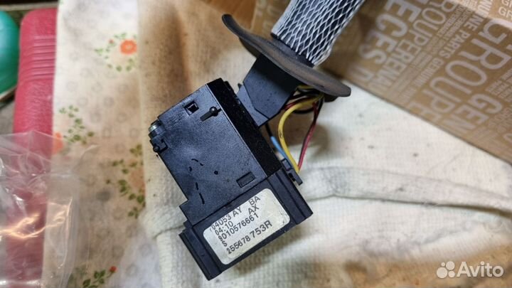 Переключатель света-поворотов подрулевой Renault