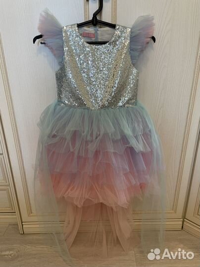 Платье для девочки новое 134 рост