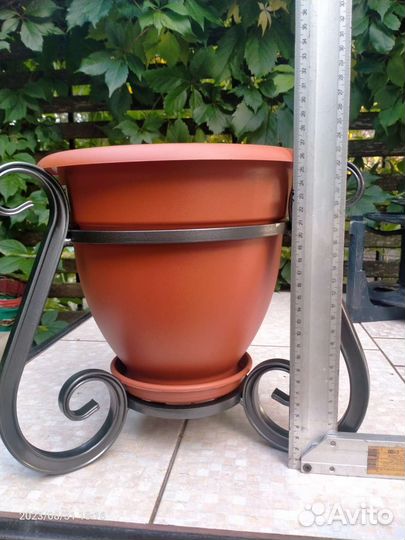 Опора-Подставка для цветов с горшком