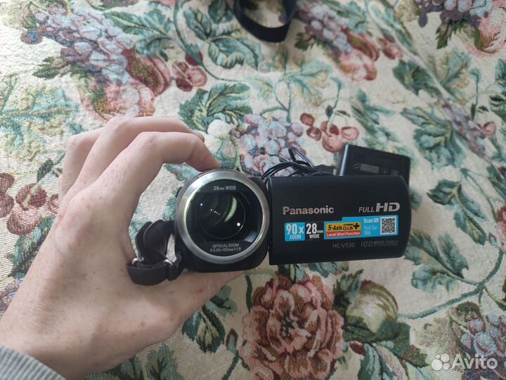 Видеокамера Panasonic HC-V530