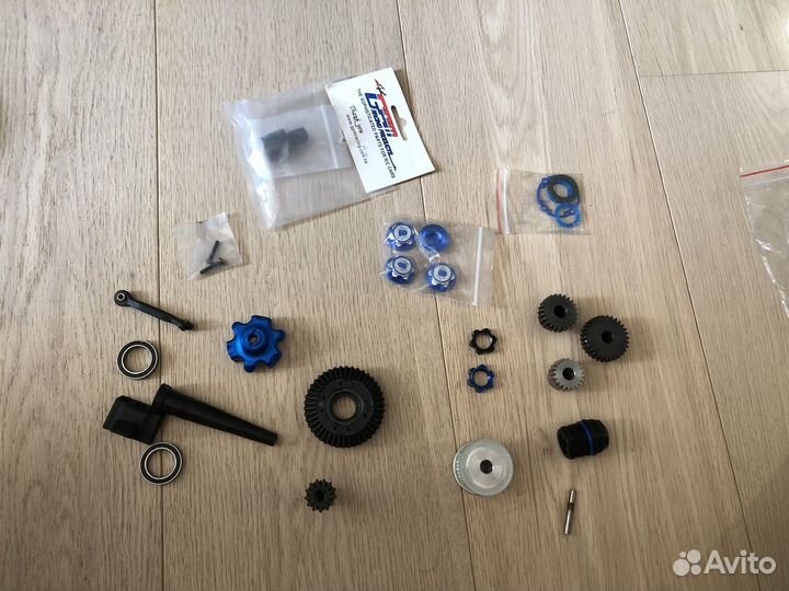 Продам запчасти на traxxas x maxx