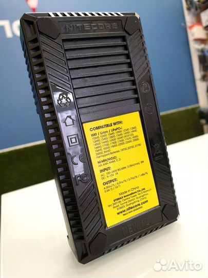 Зарядное устройство Nitecore NEW i2