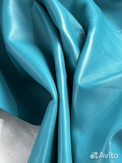 Обрезки натуральной кожи бирюзовые