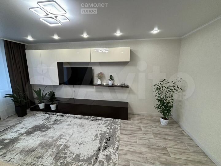 2-к. квартира, 67,1 м², 4/15 эт.