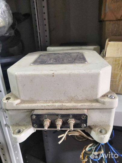 Добавочное устройство р180 к частотомеру д156