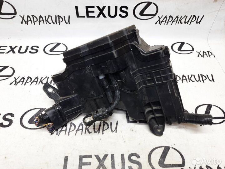 Блок предохранителей под капот Lexus Rx4 Rx200T