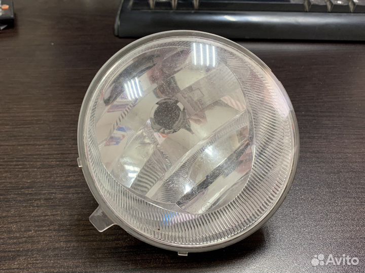 Левая противотуманная фара land cruiser 200