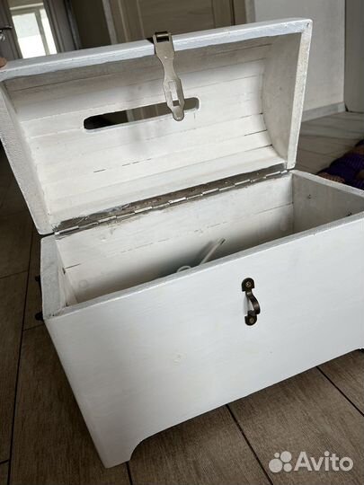 Деревянный сундук