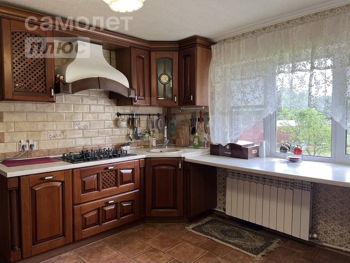 Дом 285,5 м² на участке 16,5 сот.