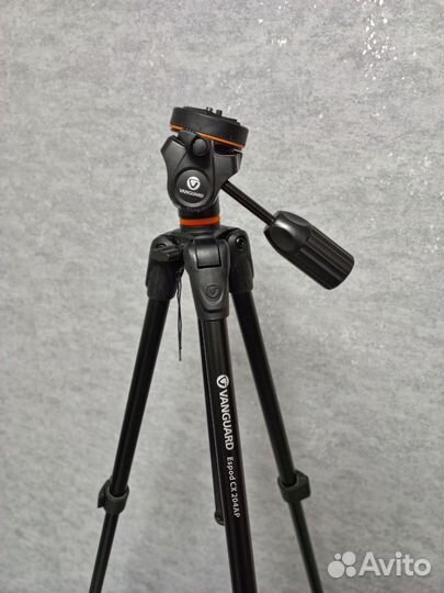 Штатив для фотоаппарата Vanguard