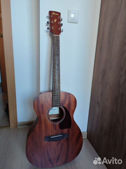 Акустическая гитара
