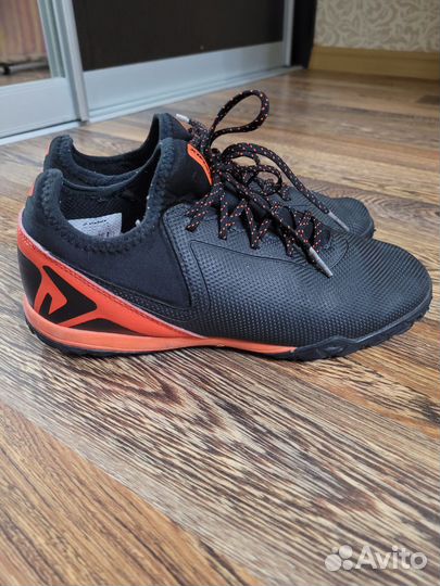 Футбольные детские кроссовки demix